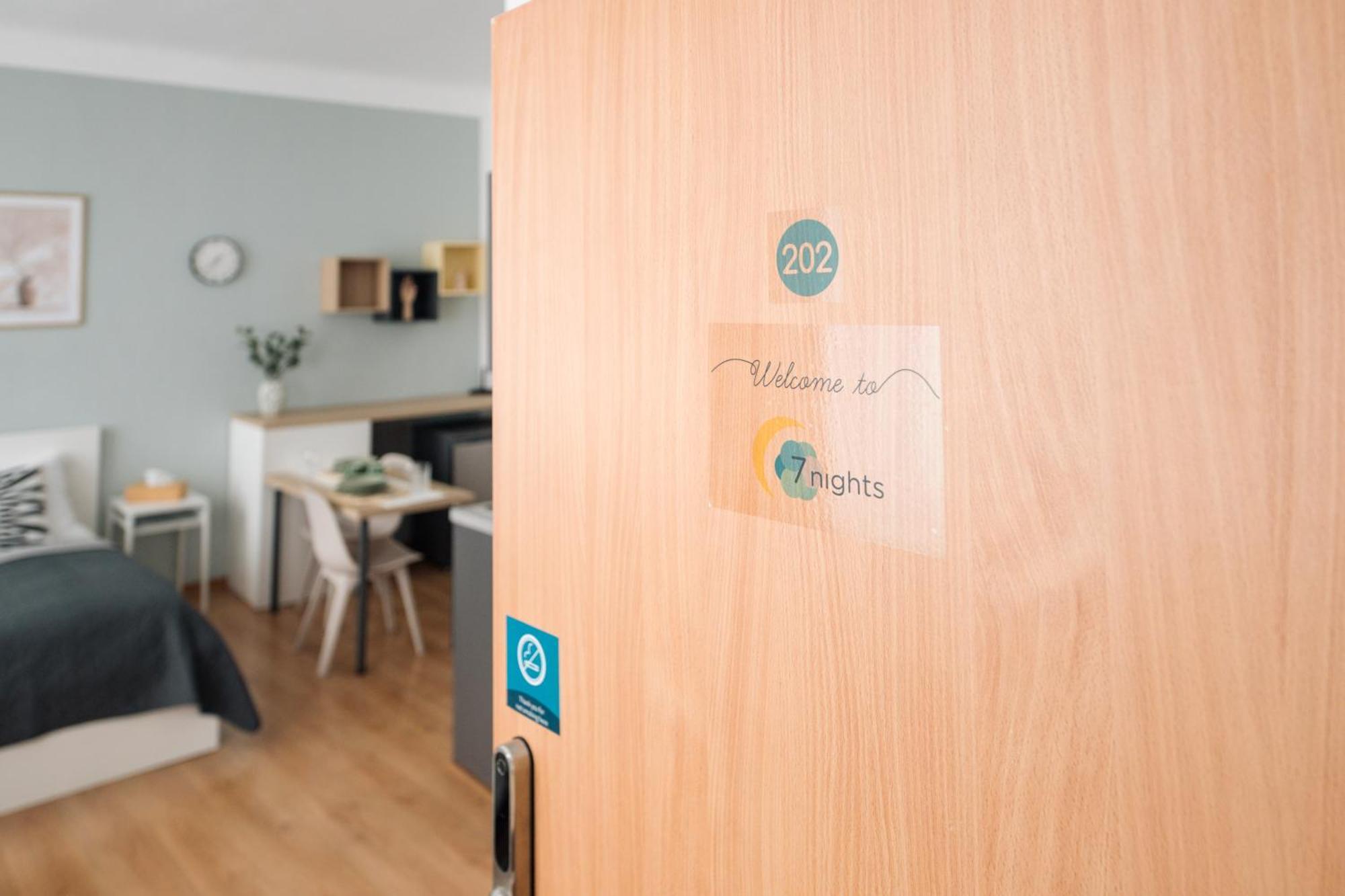 7 Nights Apartments Dominikanske N. Brno Luaran gambar